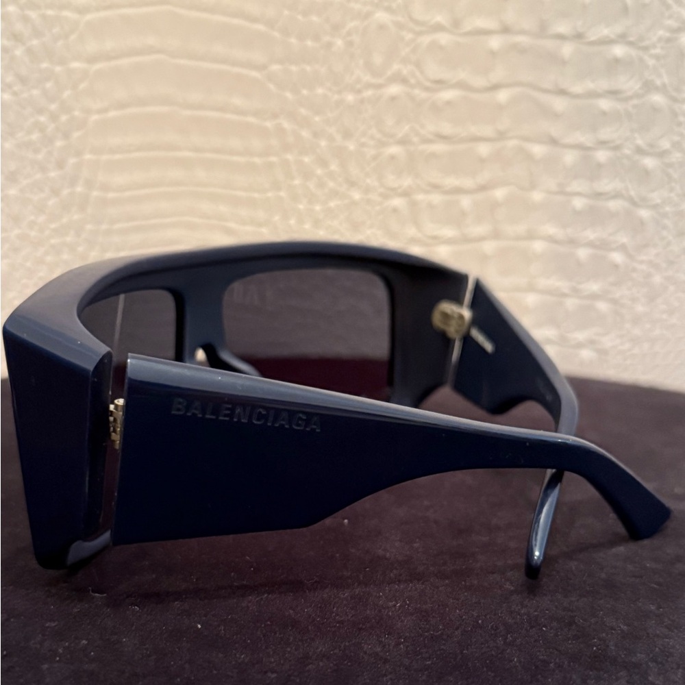 BALENCIAGA Navy Blue Sunglasses (BB0002S/004) - Picture 5 of 12